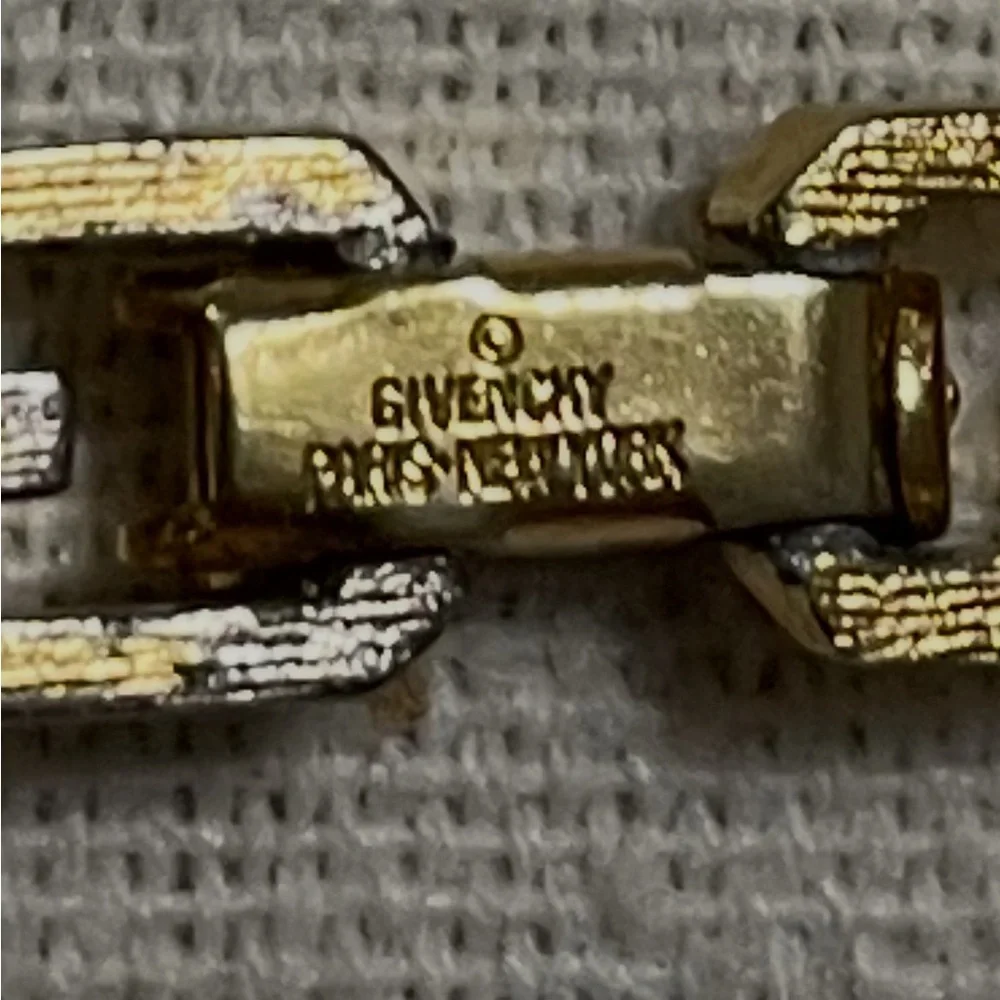 Givenchy Chain Necklace in double G closure